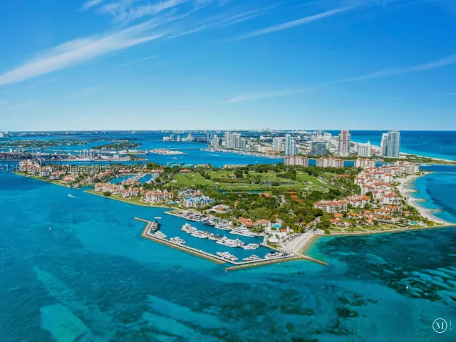 5-bedroom condo for sale in Miami Beach - 5242 Fisher Island Dr 5242 - MondialRealty