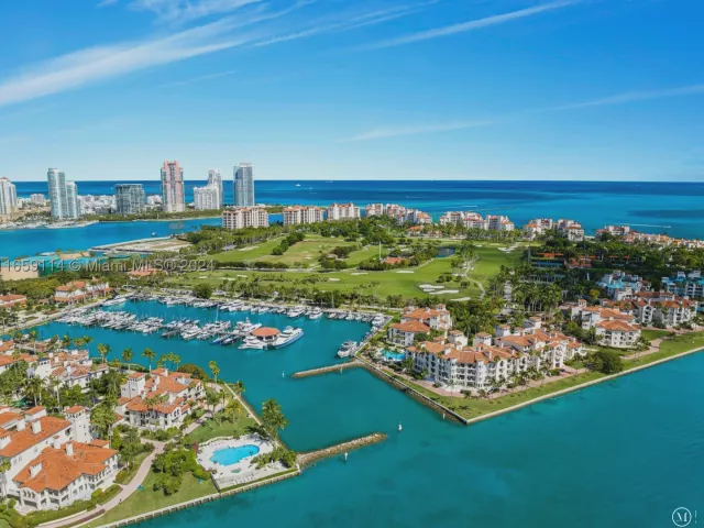 5-bedroom condo for sale in Miami Beach - 5242 Fisher Island Dr 5242 - MondialRealty