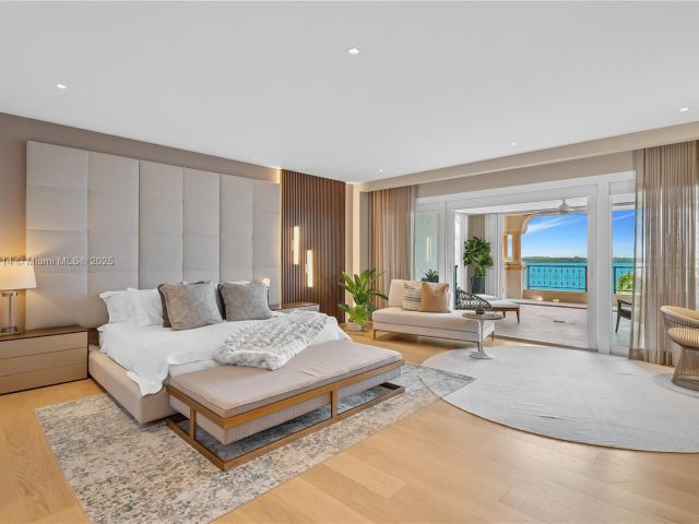 Apartment for sale  Unit #5242 - photo 5693024