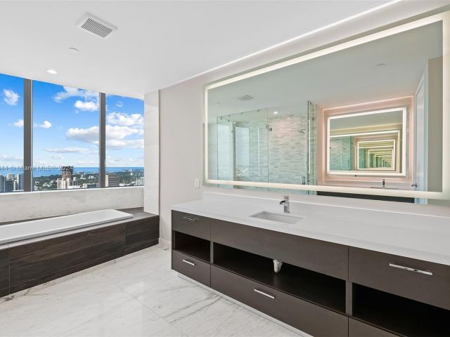 Apartment for sale  Unit #PH 5412 - photo 6922766