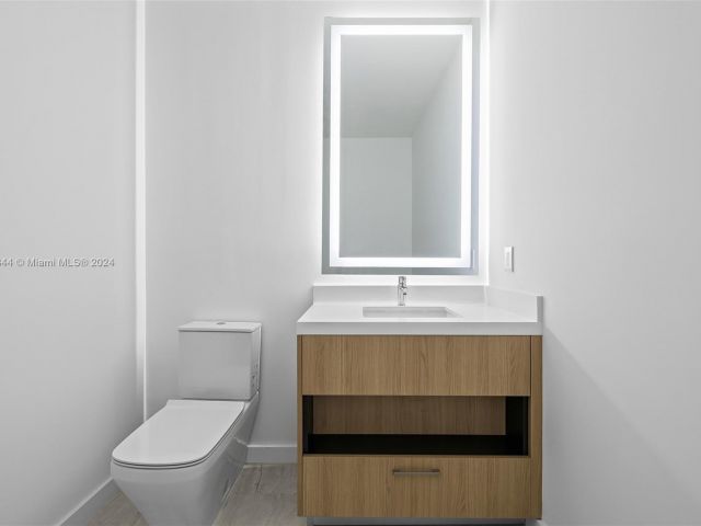 Apartment for sale  Unit #PH 5412 - photo 6922780