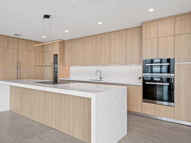 Apartment for sale  Unit #PH 5412 - photo 6922783