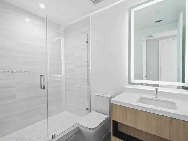 4-bedroom condo for sale in Miami - 851 NE 1st Ave PH 5412 - MondialRealty