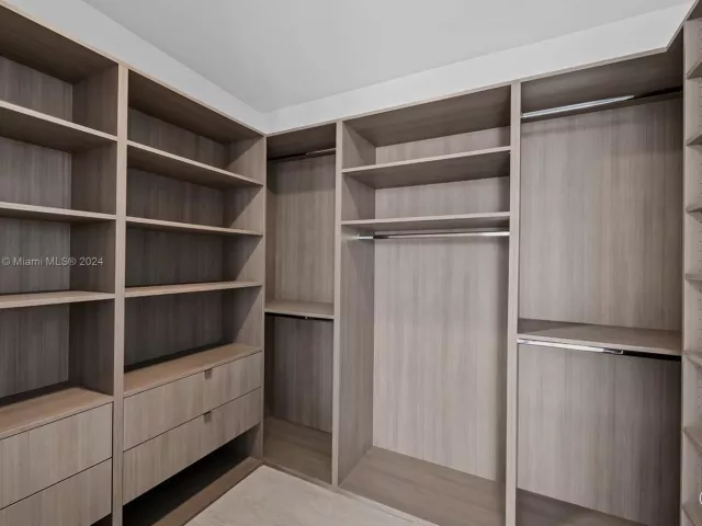 4-bedroom condo for sale in Miami - 851 NE 1st Ave PH 5412 - MondialRealty