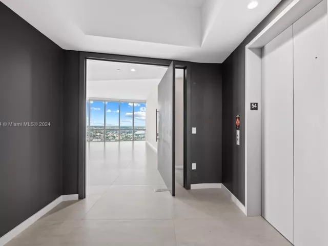 4-bedroom condo for sale in Miami - 851 NE 1st Ave PH 5412 - MondialRealty