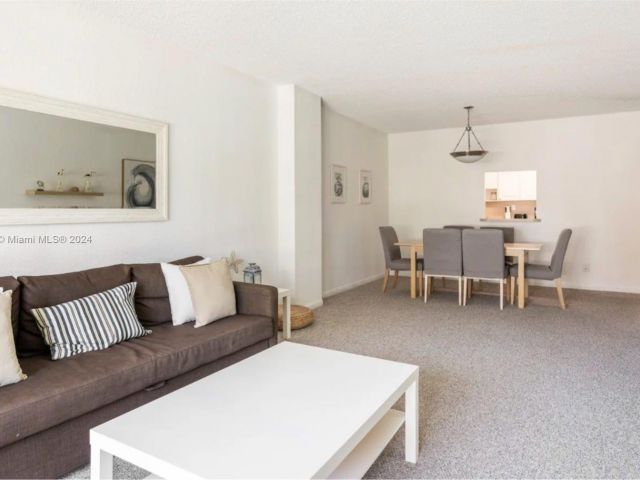 Apartment for sale  Unit #207 - photo 5648354