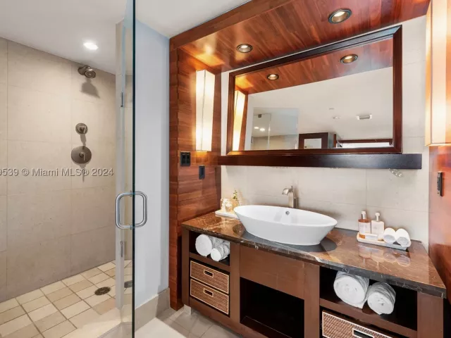 2-bedroom condo for rent in Miami Beach -  - MondialRealty