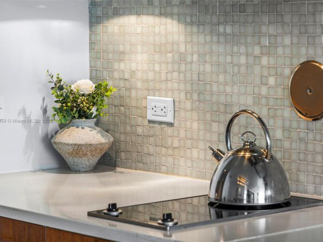 Apartment for rent  Unit # - photo 5683361