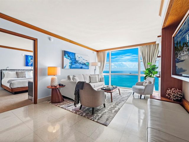 Apartment for rent  Unit # - photo 5683365