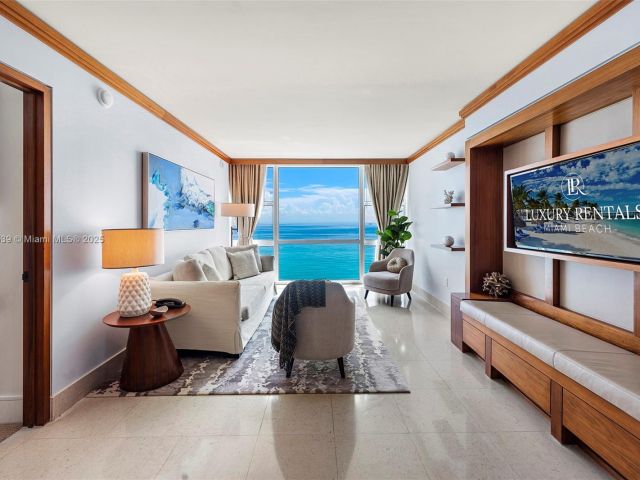 Apartment for rent  Unit # - photo 5683367