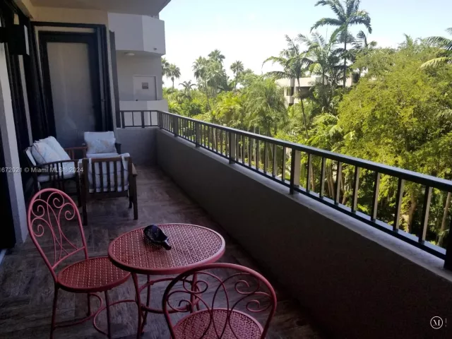 Apartment for rent  Unit #430 - photo 5647357