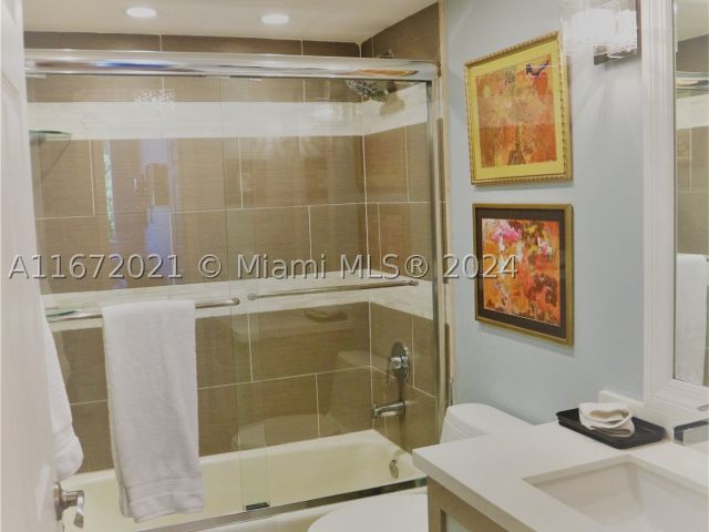 3-bedroom condo for rent in Key Biscayne - 151 Crandon Blvd 430 - MondialRealty