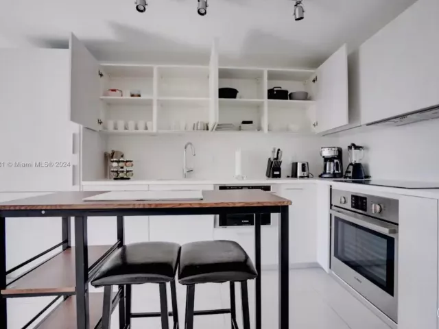 2-bedroom condo for rent in Miami - 501 NE 31st St 3709 - MondialRealty