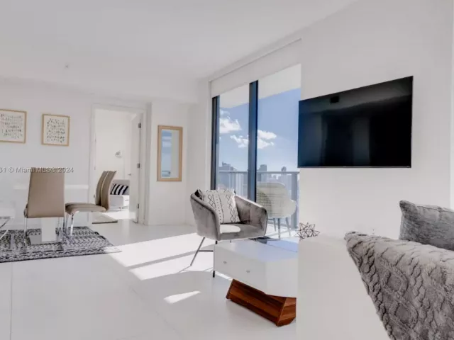 2-bedroom condo for rent in Miami - 501 NE 31st St 3709 - MondialRealty