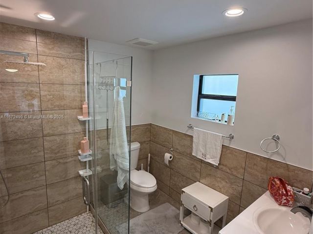 Home for rent at 413 SW 10th St - photo 5537855