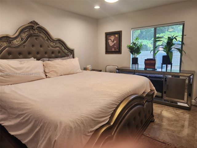 Home for rent at 413 SW 10th St - photo 5537857