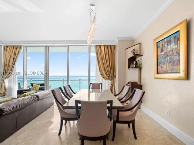 2-bedroom condo for rent in Bal Harbour - 10295 Collins Ave 1605 - MondialRealty