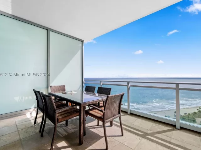 2-bedroom condo for rent in Bal Harbour - 10295 Collins Ave 1605 - MondialRealty