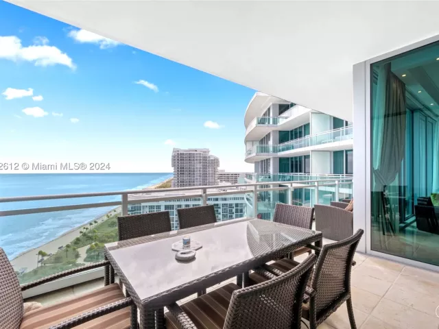 2-bedroom condo for rent in Bal Harbour - 10295 Collins Ave 1605 - MondialRealty