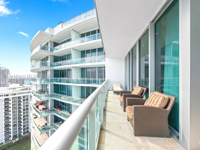 2-bedroom condo for rent in Bal Harbour - 10295 Collins Ave 1605 - MondialRealty