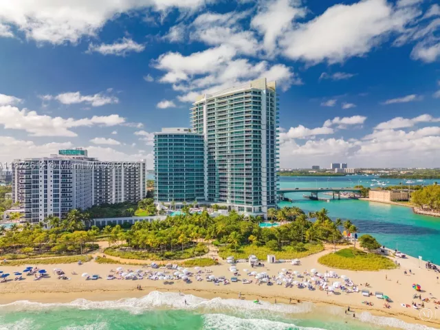 2-bedroom condo for rent in Bal Harbour - 10295 Collins Ave 1605 - MondialRealty