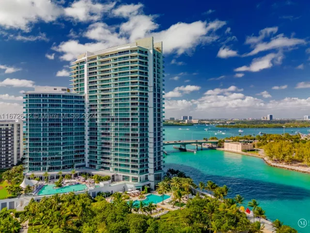 2-bedroom condo for rent in Bal Harbour - 10295 Collins Ave 1605 - MondialRealty