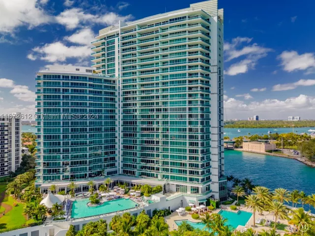 2-bedroom condo for rent in Bal Harbour - 10295 Collins Ave 1605 - MondialRealty