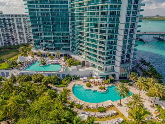 2-bedroom condo for rent in Bal Harbour - 10295 Collins Ave 1605 - MondialRealty
