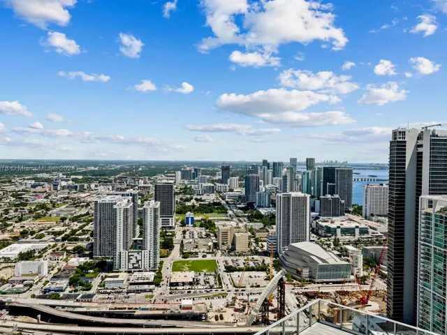 4-bedroom condo for sale in Miami - 851 NE 1st Ave PH 5402 - MondialRealty