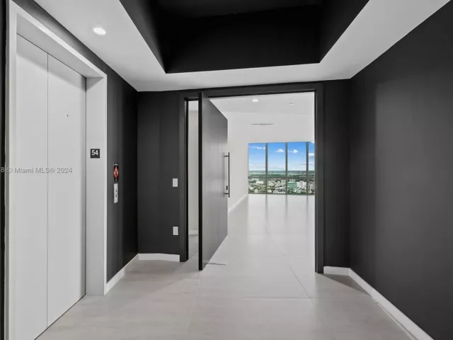 4-bedroom condo for sale in Miami - 851 NE 1st Ave PH 5402 - MondialRealty