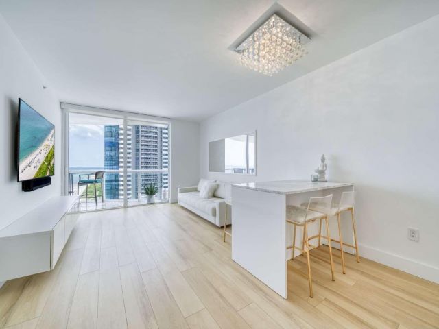 Apartment for sale  Unit #2406 - photo 5697917