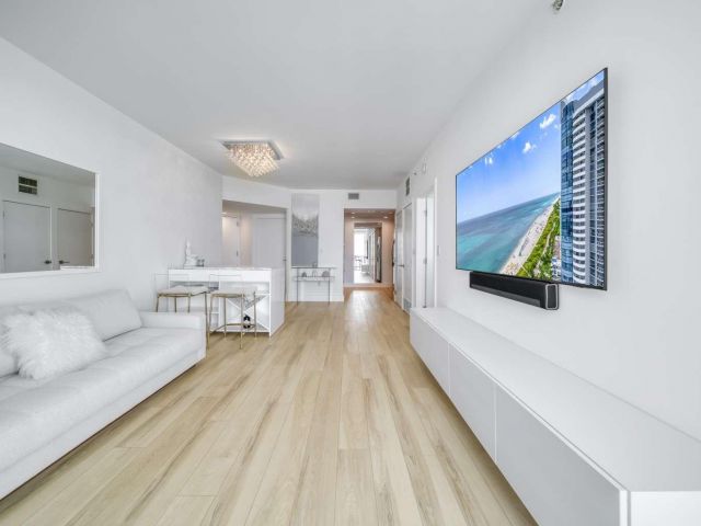 Apartment for sale  Unit #2406 - photo 5697928