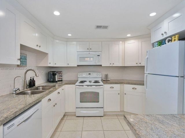 Apartment for sale  Unit #1216 - photo 7514351