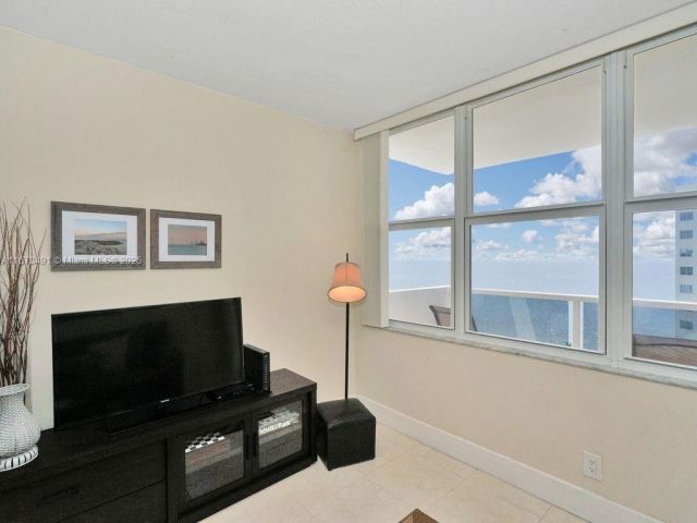 Apartment for sale  Unit #1216 - photo 7514366