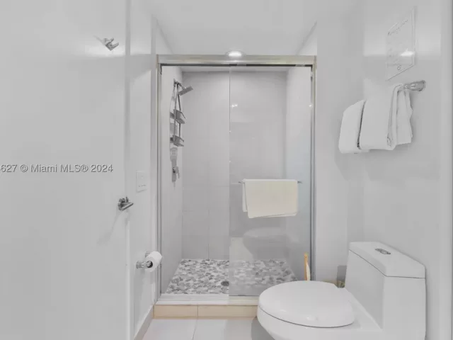 2-bedroom condo for sale in Hollywood - 4111 S Ocean Dr 3108 - MondialRealty
