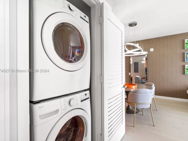 2-bedroom condo for sale in Hollywood - 4111 S Ocean Dr 3108 - MondialRealty