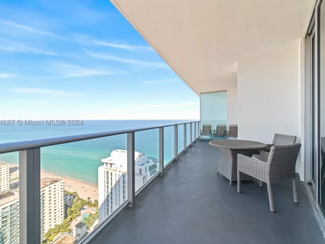 2-bedroom condo for sale in Hollywood - 4111 S Ocean Dr 3108 - MondialRealty