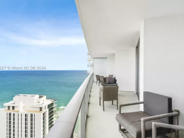 2-bedroom condo for sale in Hollywood - 4111 S Ocean Dr 3108 - MondialRealty