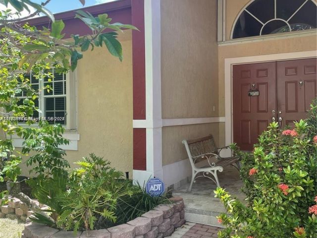 Home for sale at 232 SW 7th Ave - photo 5524740