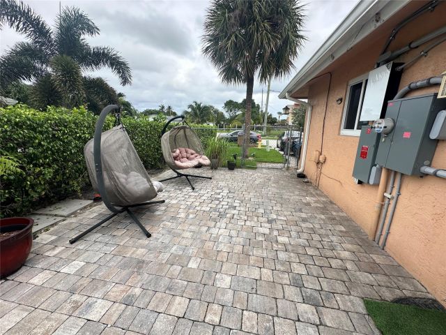 Home for sale at 547 NE 1st Ave - photo 6115260