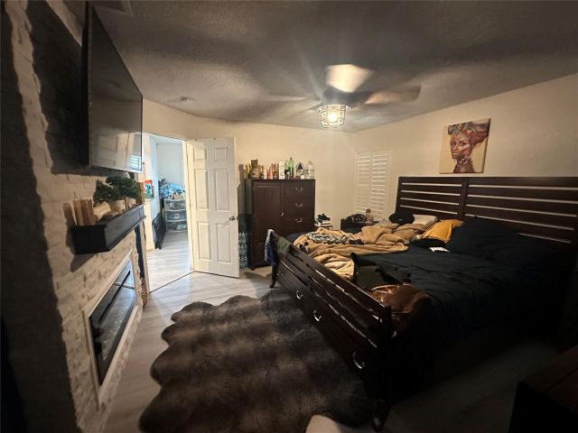 Home for sale at 547 NE 1st Ave - photo 6115267