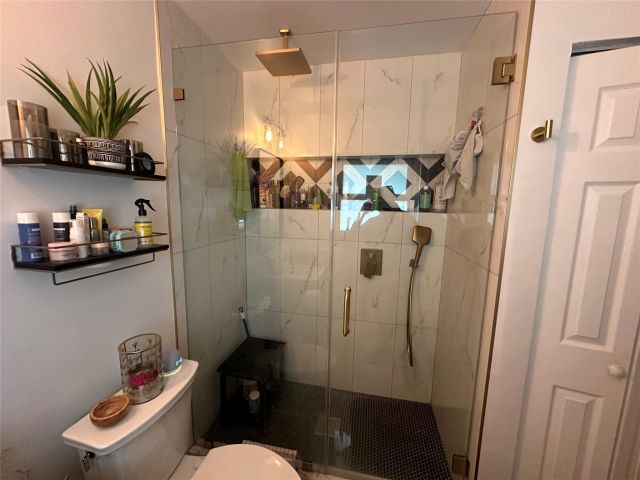 Home for sale at 547 NE 1st Ave - photo 6115268