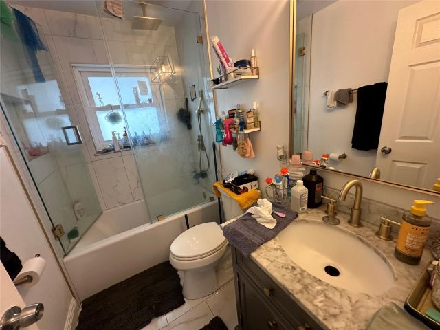 Home for sale at 547 NE 1st Ave - photo 6115270