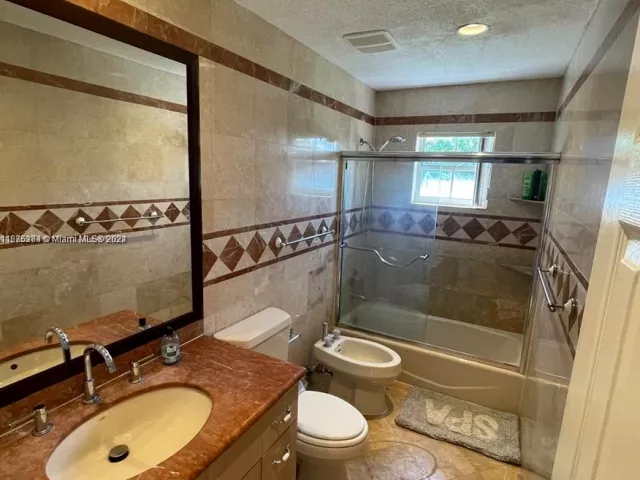 3-bedroom home for sale in Hollywood - 1531 Moffett St - MondialRealty