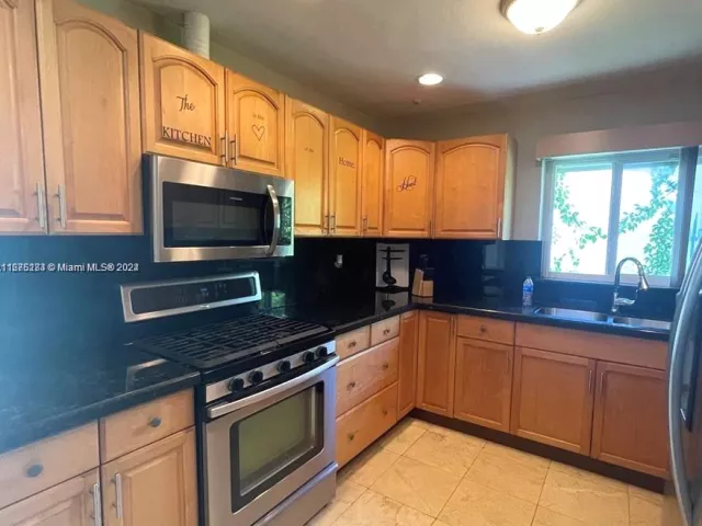 3-bedroom home for sale in Hollywood - 1531 Moffett St - MondialRealty