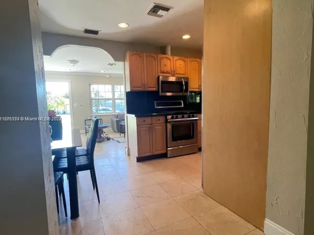 3-bedroom home for sale in Hollywood - 1531 Moffett St - MondialRealty