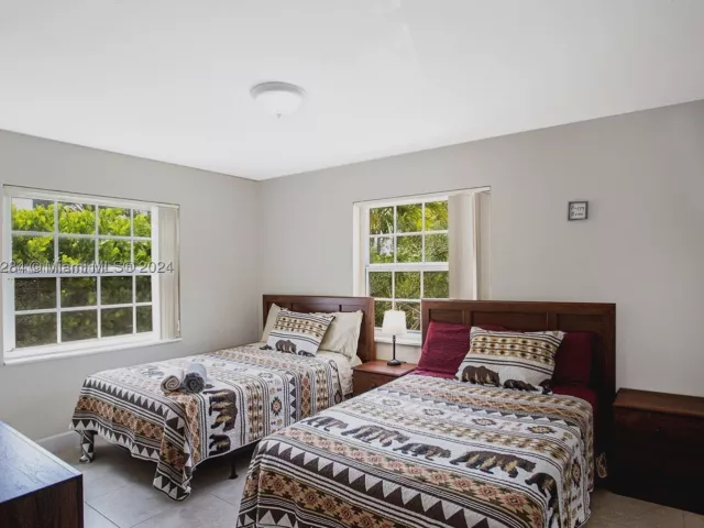 3-bedroom home for sale in Hollywood - 1531 Moffett St - MondialRealty