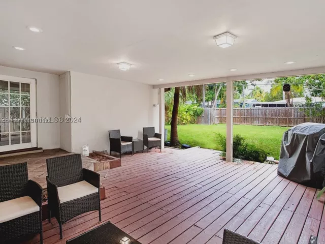 3-bedroom home for sale in Hollywood - 1531 Moffett St - MondialRealty