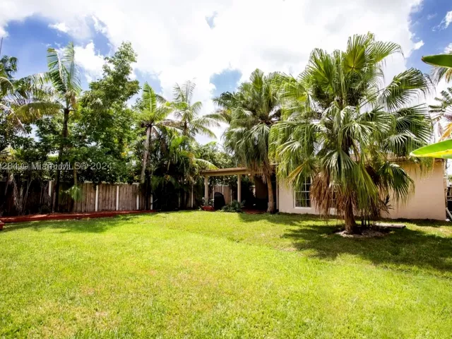 3-bedroom home for sale in Hollywood - 1531 Moffett St - MondialRealty