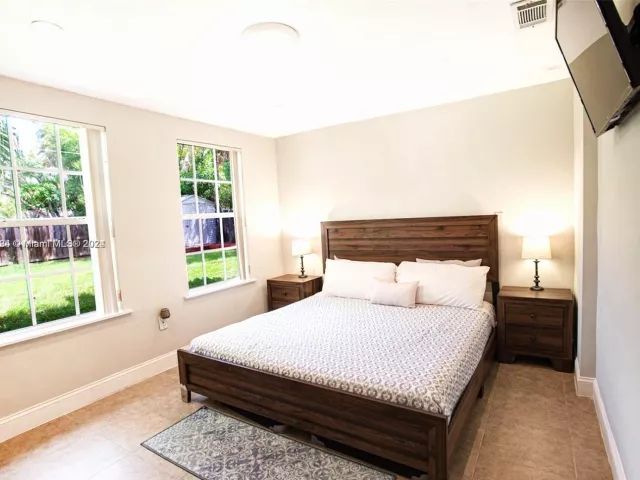 3-bedroom home for sale in Hollywood - 1531 Moffett St - MondialRealty